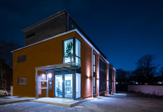 OCC Assekuranzkontor GmbH bei Nacht – Ansicht 1